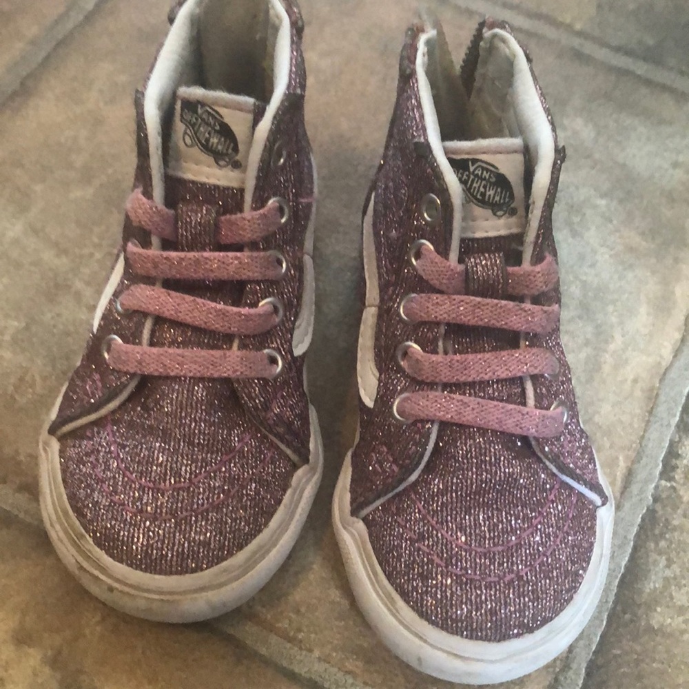 Vans - Picture 2 of 12